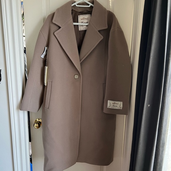 SOLD - Wilfred Rocco Coat - Picture 4 of 8